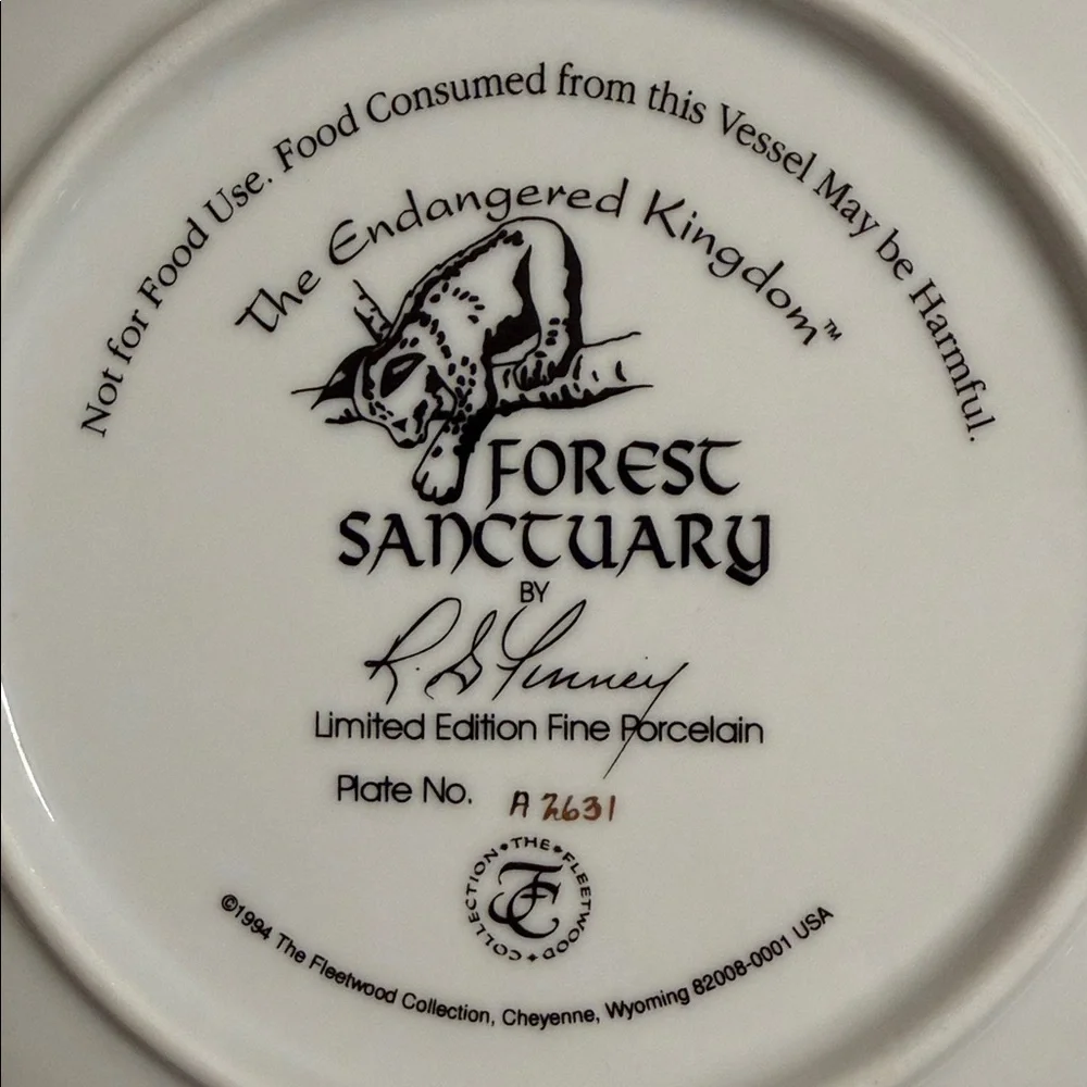 Vintage. FLEETWOOD Collection. Endangered Kingdom. FOREST SANCTUARY. Plate A2631